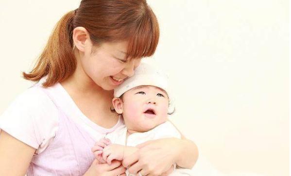 过了百天后宝宝每个月长几斤,新生儿百天后的变化