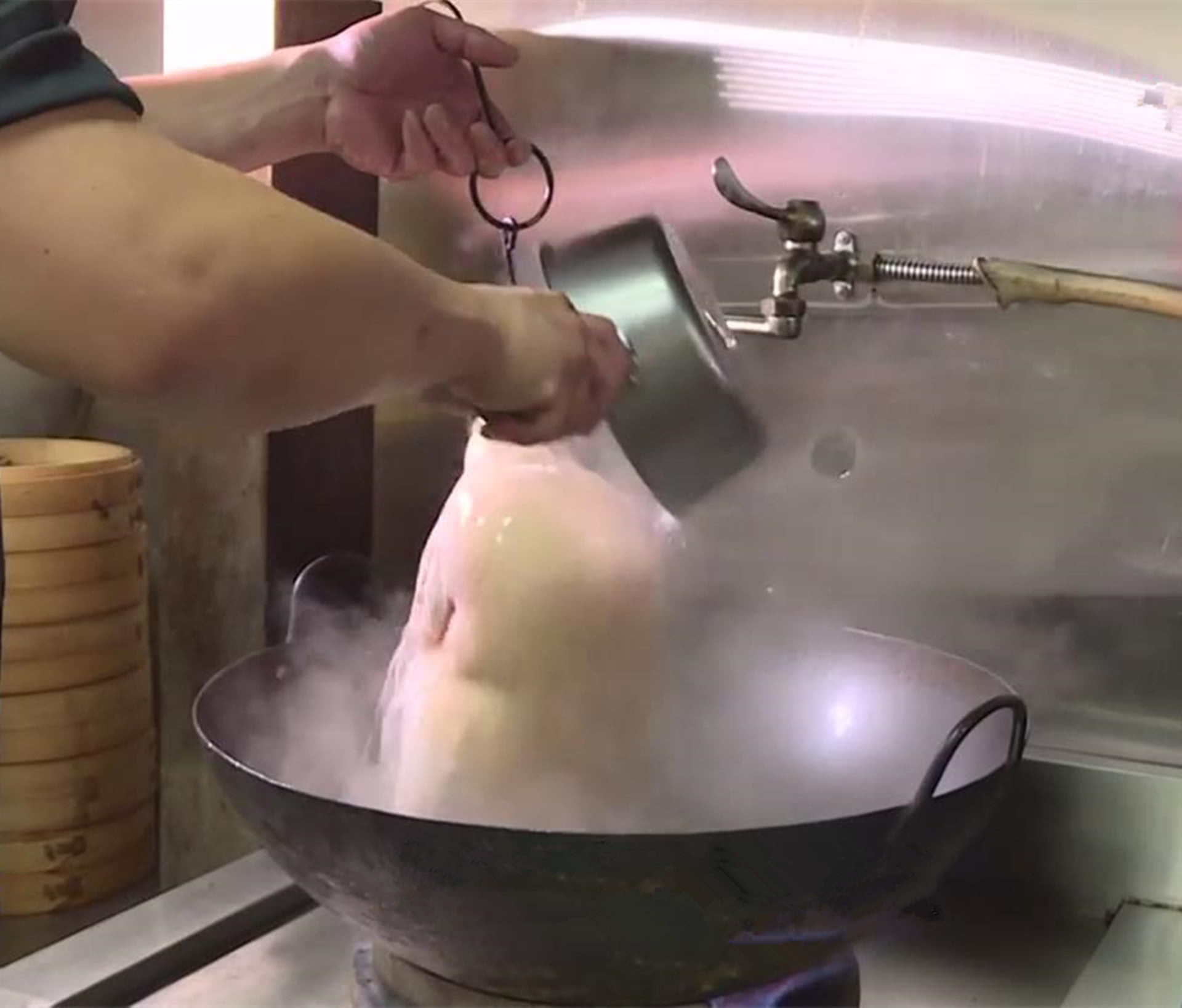 木炭烤鸭店经营模式,做木炭烤鸭生意怎么样