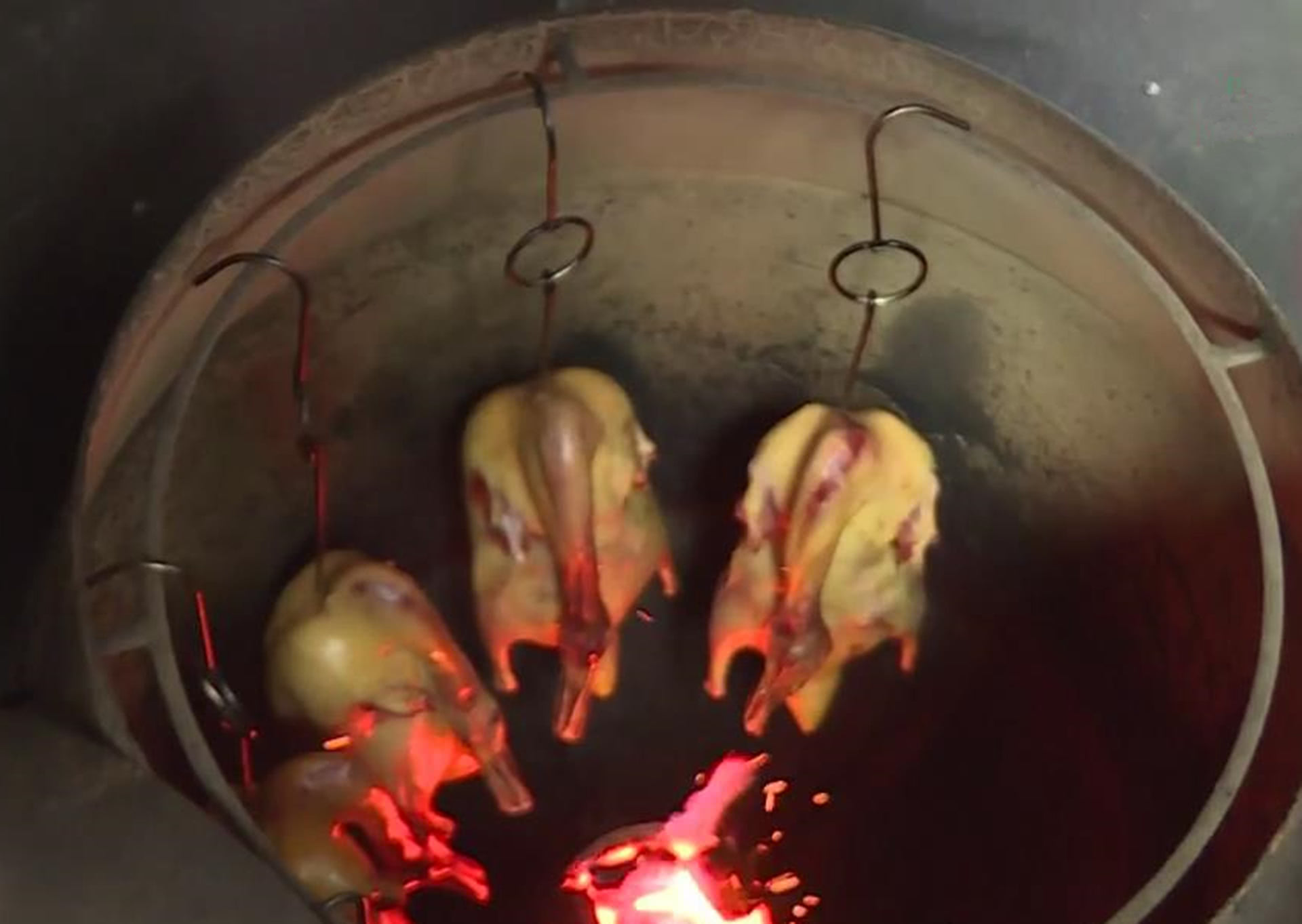 木炭烤鸭店经营模式,做木炭烤鸭生意怎么样