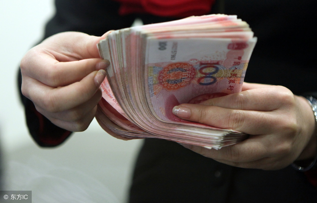 普通人如何在网络上赚10万,网络上怎么一个月赚两千