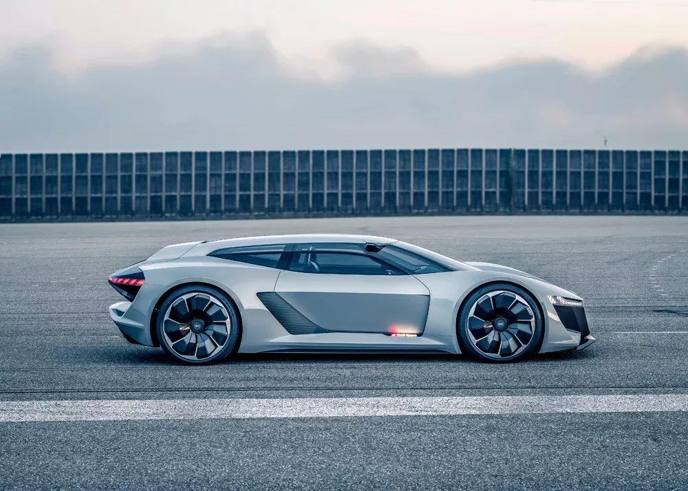 奥迪e-tron功能与技巧,奥迪e-tron无边框