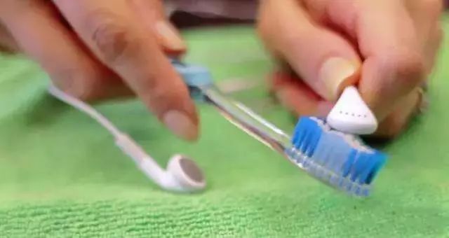 如何让耳机坏不被看出来,耳机坏掉了该怎么修简单步骤