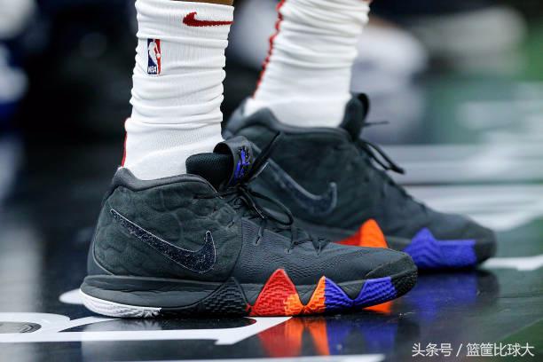 月球漫步者致敬迈克尔-杰克逊！10月9日NBA球鞋赏析