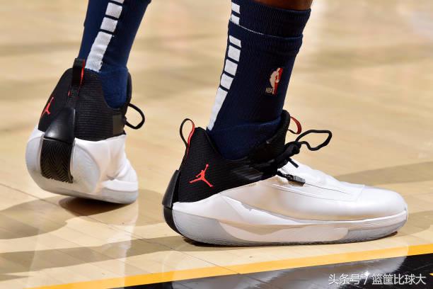 月球漫步者致敬迈克尔-杰克逊！10月9日NBA球鞋赏析