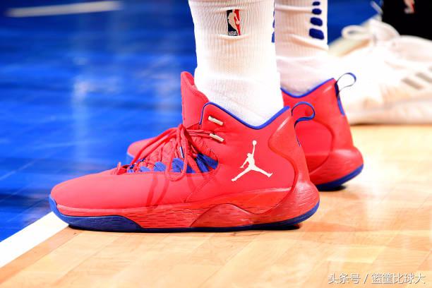 月球漫步者致敬迈克尔-杰克逊！10月9日NBA球鞋赏析