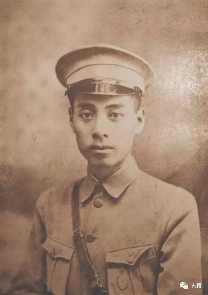 黄埔军校第一期毕业照修复版,罕见黄埔军校毕业证满满的历史感