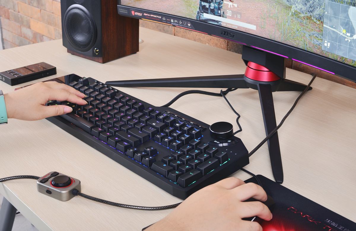 韦神的游戏键位设置,韦神吃鸡五指操作键位