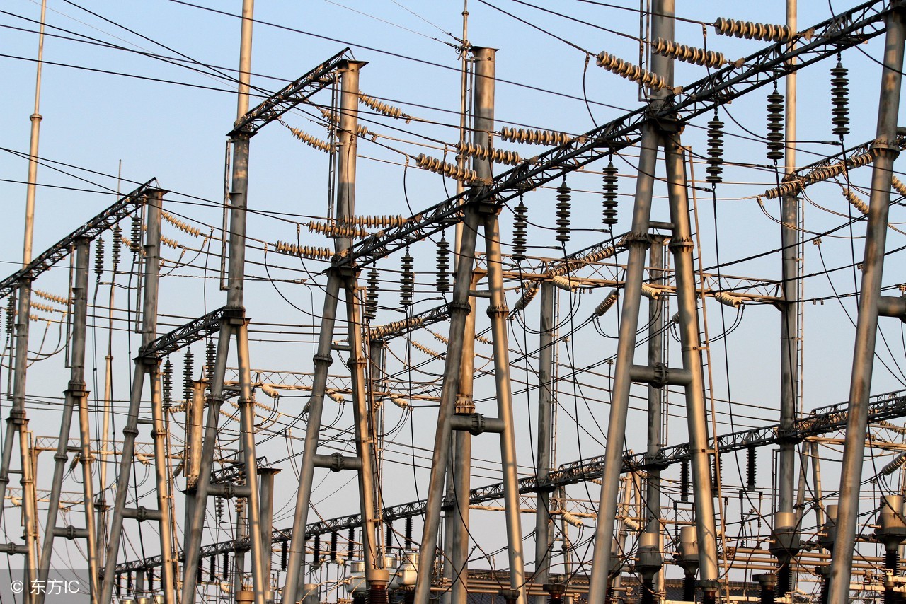 停电瞬间用电设备电压升高,停电检修接地线应该挂哪