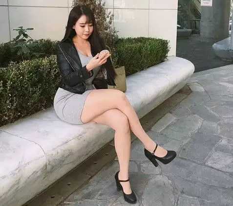 不搭啊，萝莉脸的E*杯罩**健身达人