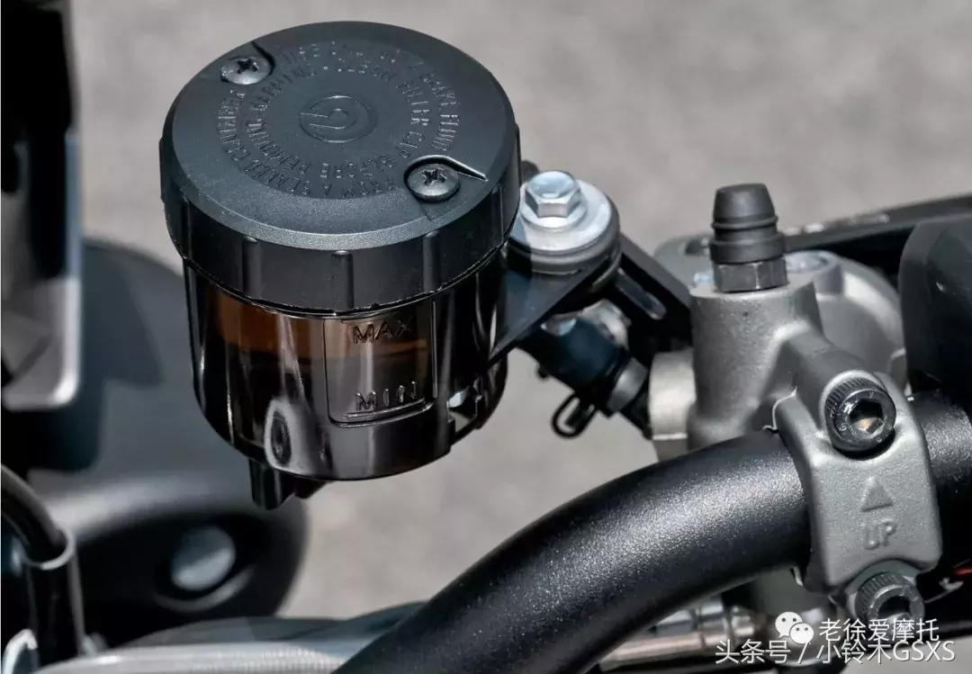 凯旋streettriple765rs评测,凯旋765rs新老款对比