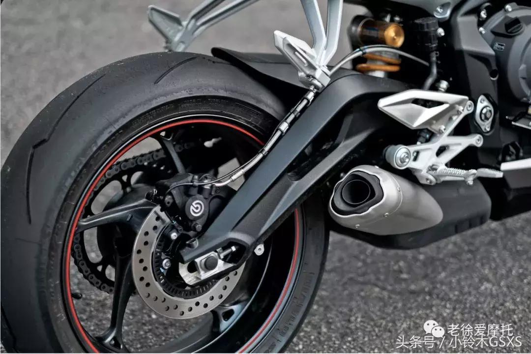 凯旋streettriple765rs评测,凯旋765rs新老款对比