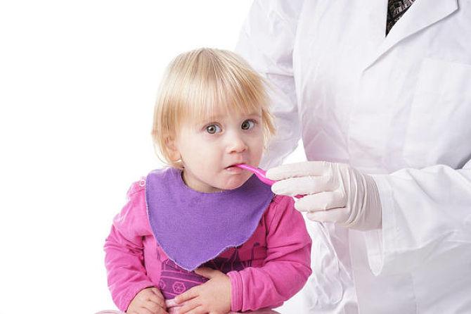 2岁宝宝牙齿发黑有洞需要治疗吗,两周半宝宝牙齿龋坏是什么原因