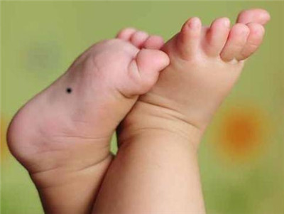 女人10处有痣是富贵痣举例,女人这几处有痣是富贵痣