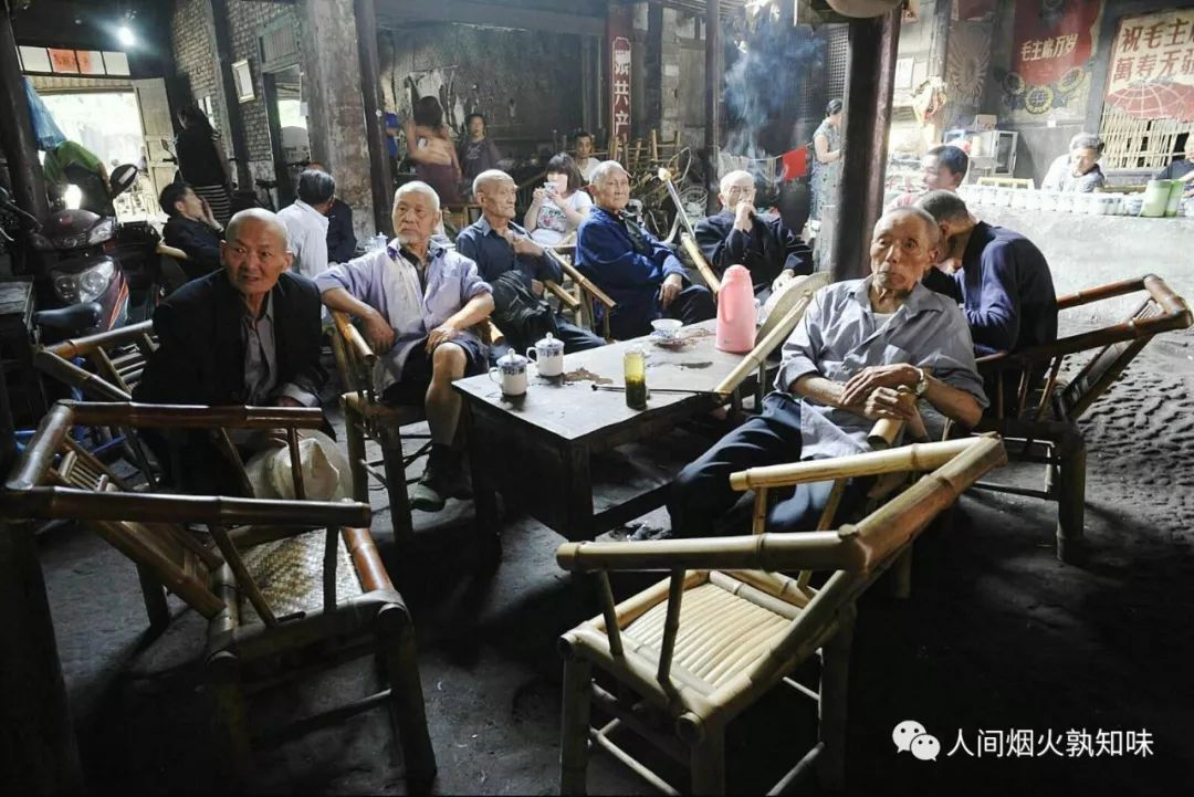 福地绵竹好山好水出好茶，其茶肆遍及城镇乡村，至今为人所称道