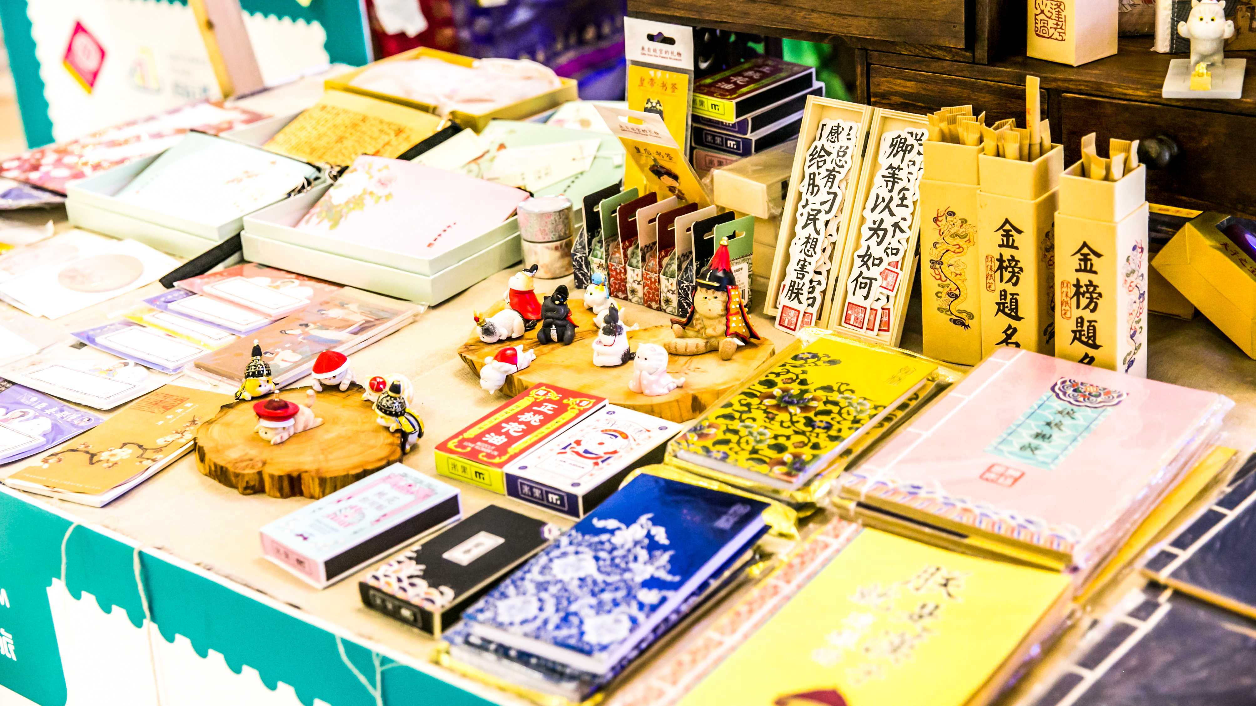 鏉ュ埌骞垮窞鐧戒簯姹囧箍鍦轰笌瑙備紬瑙侀潰,鐧戒簯姹囧箍鍦哄槈骞村崕