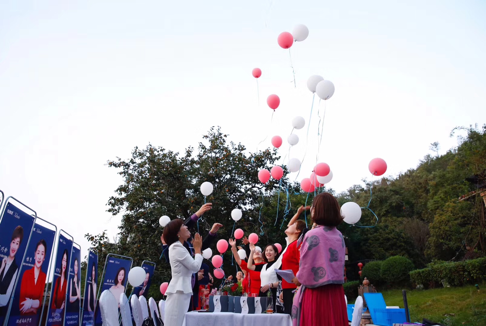 依维意yaboo联合创始人签约仪式—专注女性生殖健康25年