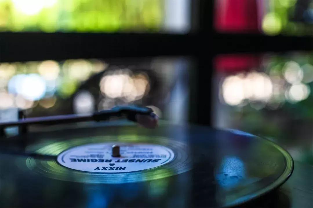 他在桂林复刻出《色戒》同款院子,还引来了《芳华》作者严歌苓