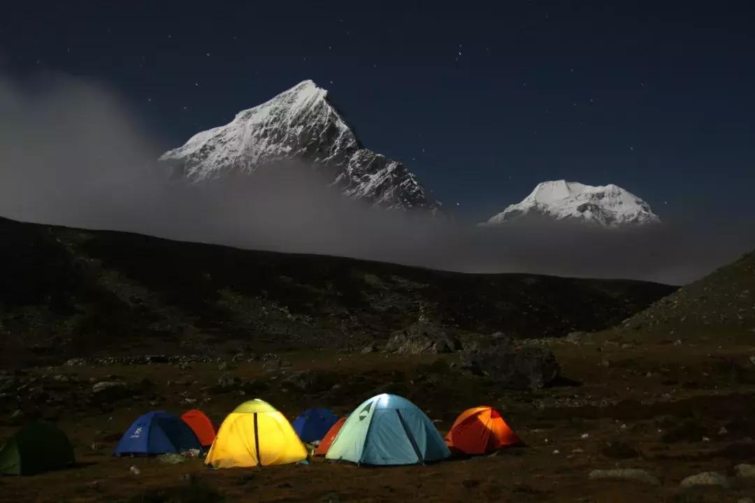 他在桂林复刻出《色戒》同款院子,还引来了《芳华》作者严歌苓