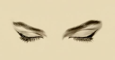 雅诗兰黛蓝光眼霜适合多大年龄,欧莱雅紫熨斗眼霜适合多大年龄