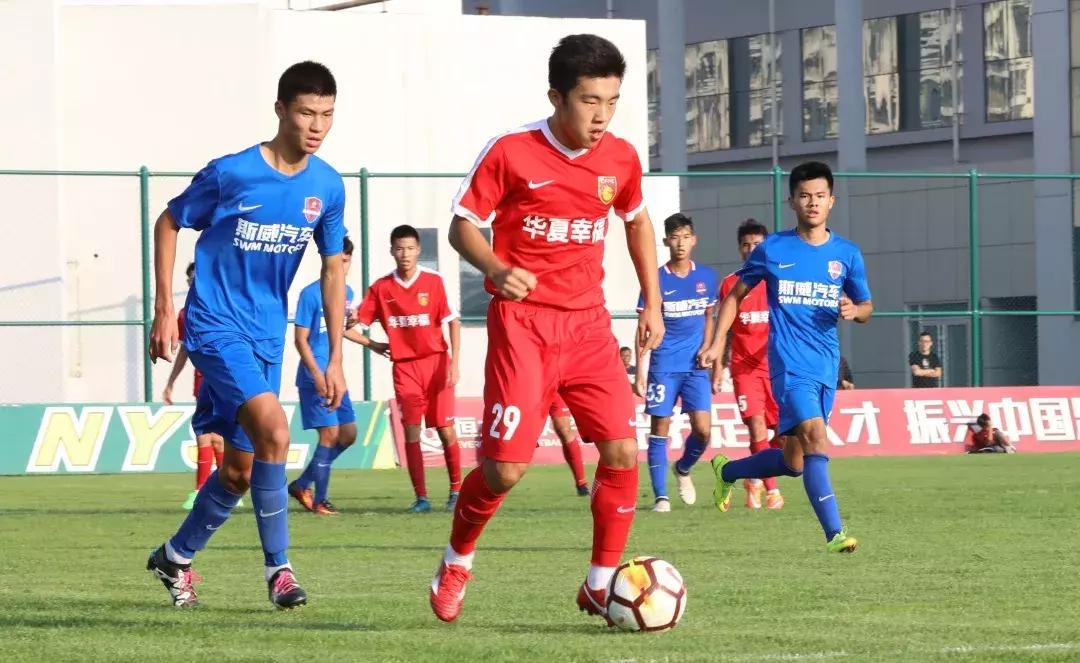 日本教练讲足球的视频,日本教练说李铁