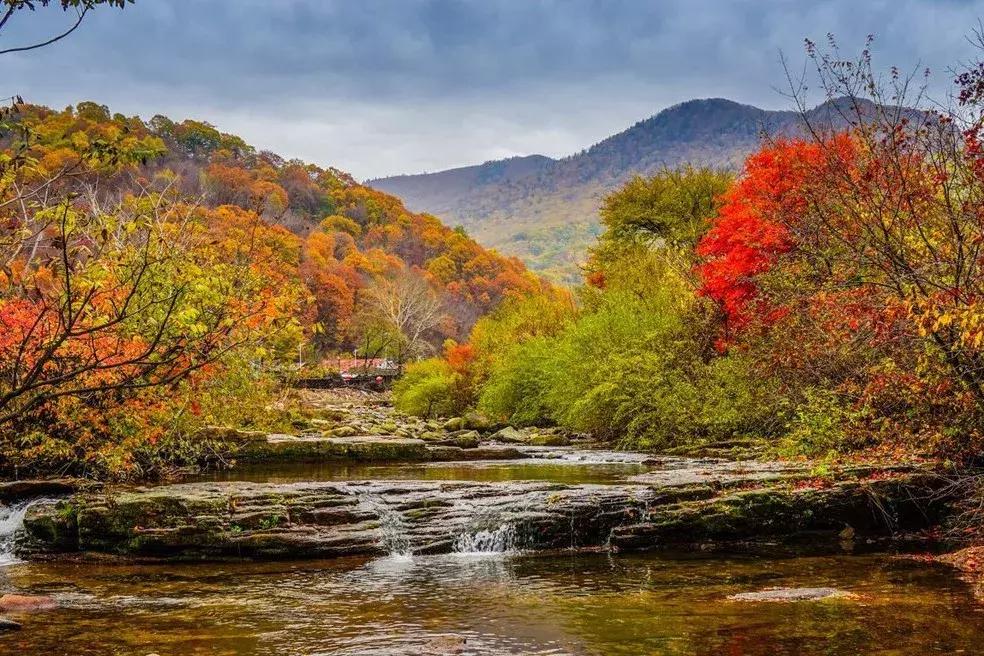 十月北方自驾游在车里睡,最适合秋天出发的4条自驾路线