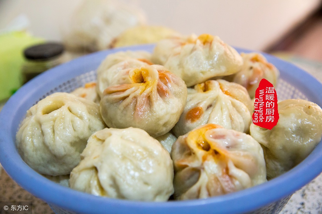 蟹黄汤包包子皮的做法,灌汤包水煎包的做法全过程