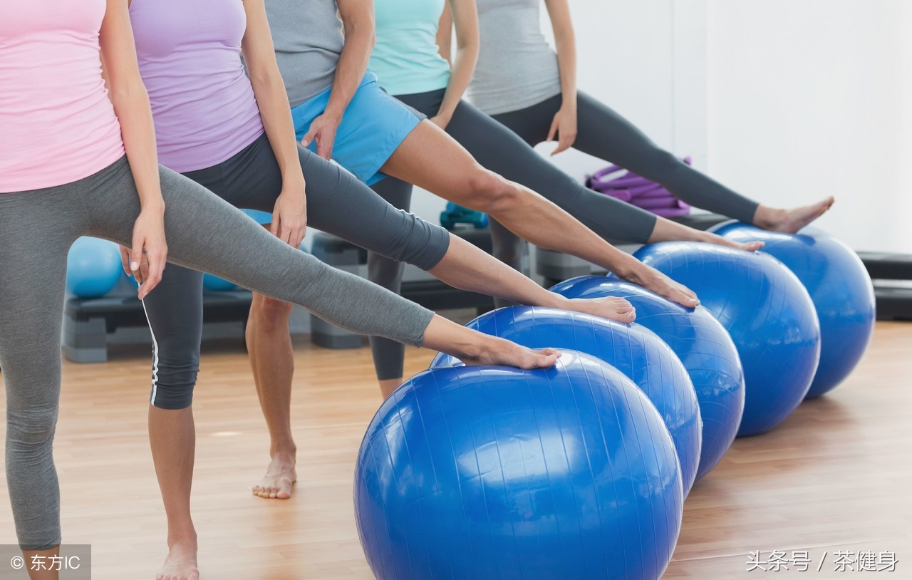 瑜伽球每天必练8个动作,瑜伽球能做哪些舞蹈动作