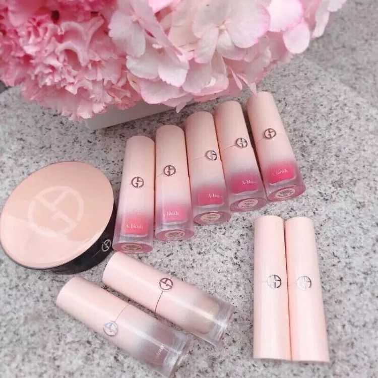 mac值得买哪些色号 (mac最近流行什么色号)