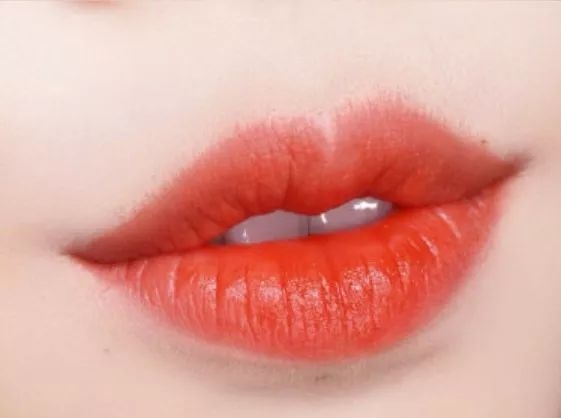 mac值得买哪些色号 (mac最近流行什么色号)