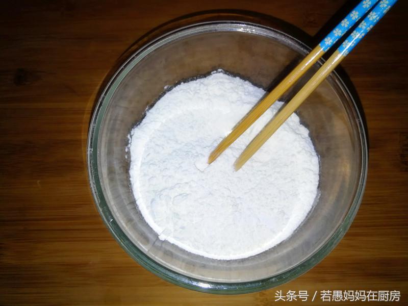 炸油条怎么做酥脆松软现做现吃,自己在家炸油条脆皮油条的做法