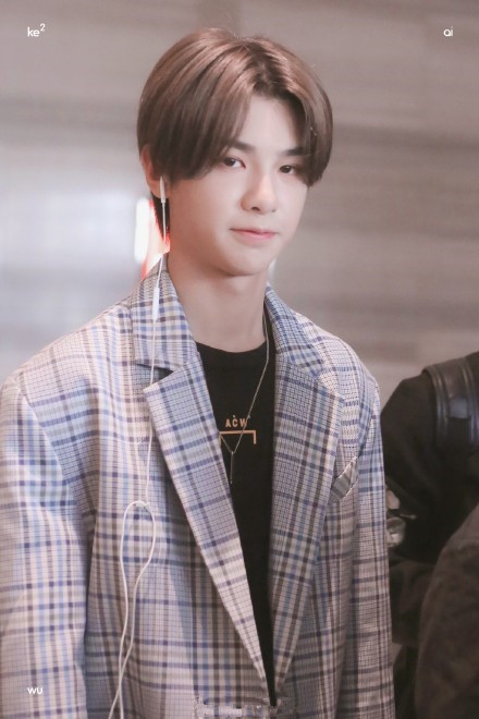 《明星大侦探》第二期录制现场,邓伦鬼鬼都来了,新嘉宾被质疑