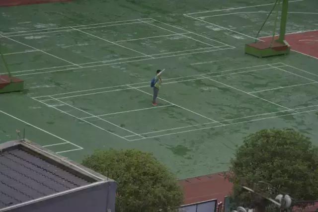 网红莉哥唱的歌曲四个字,莉哥唱凉凉