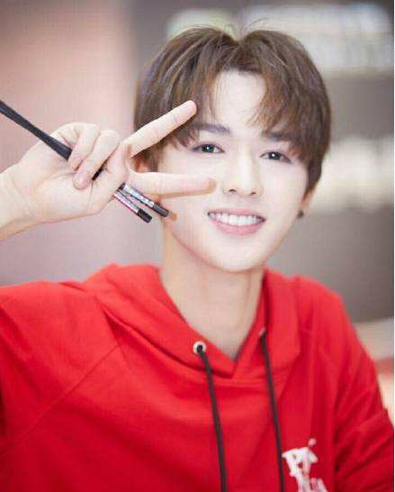 朱正廷承认有女朋友,朱正廷以前有女朋友吗