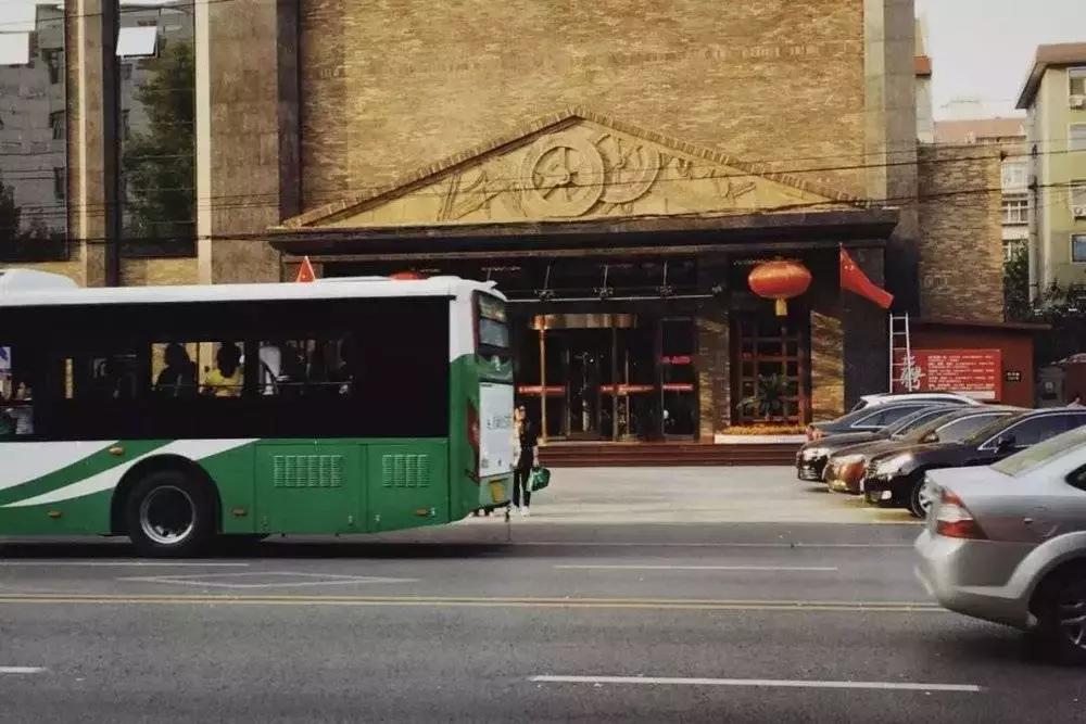 石家庄不相信眼泪，但相信洗浴