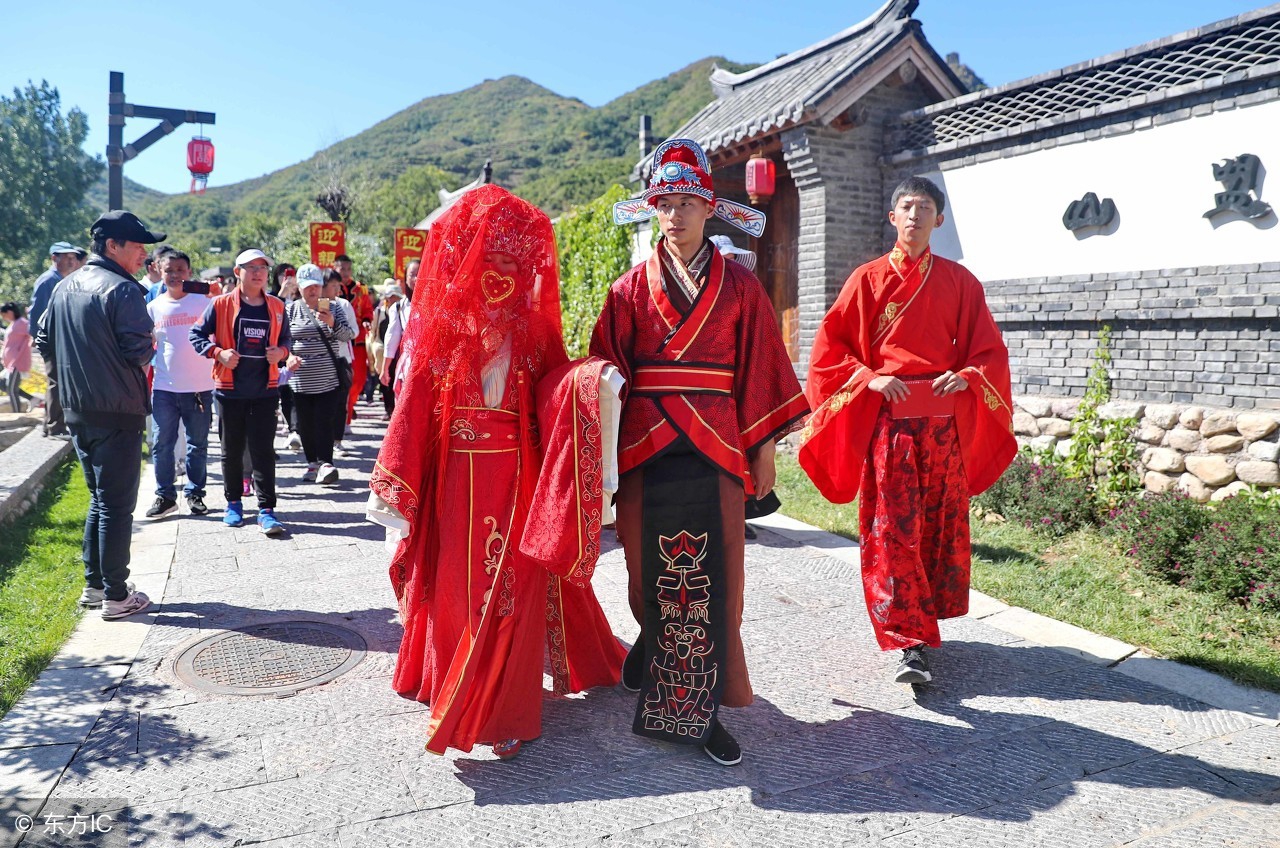 儿子结婚爸爸上台致辞,结婚新郎爸爸致辞简短