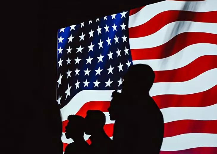 伴人半年以上的消费品只有1%,陪我们多年的钢笔哪去了？3分钟速览