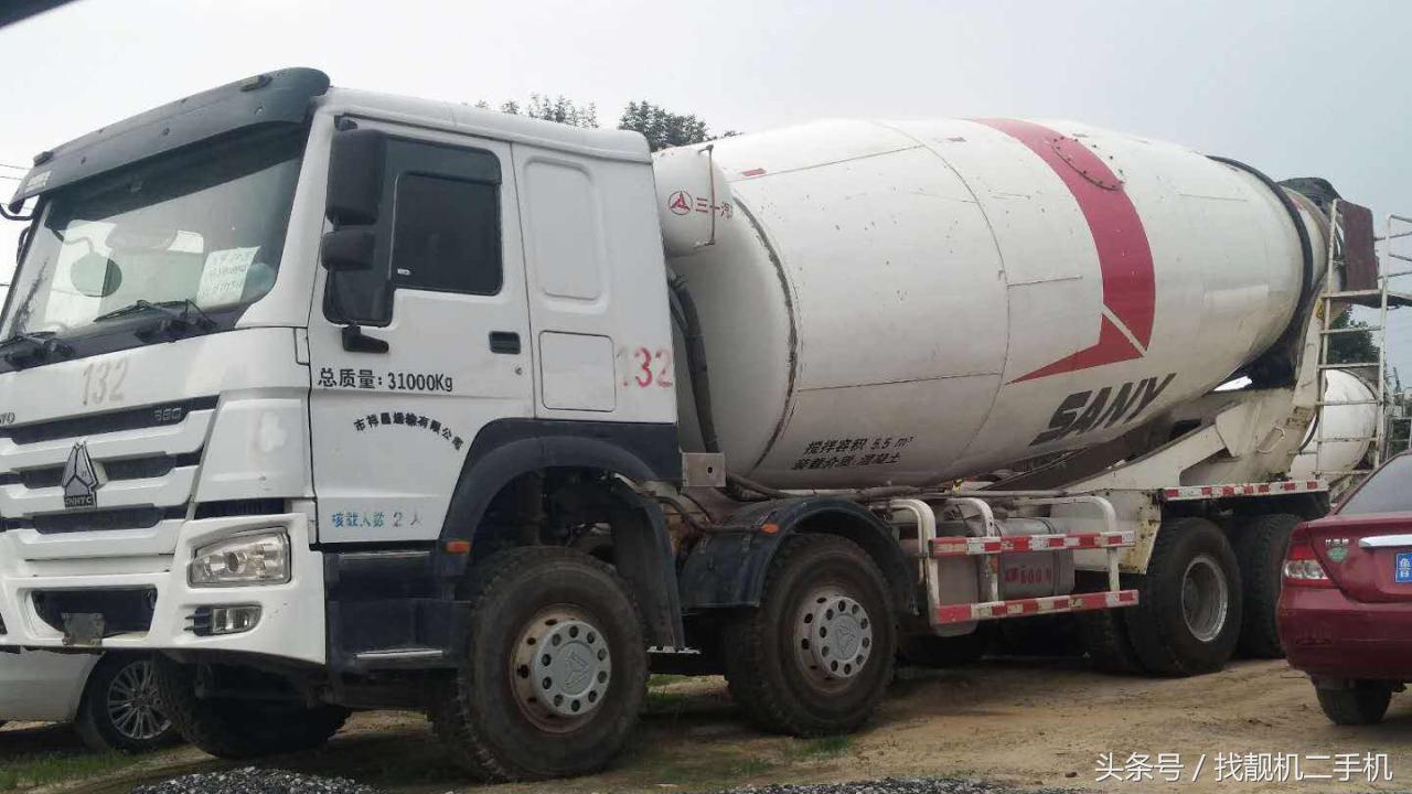 工地里的水泥罐车,水泥车的水泥凝固了怎么办