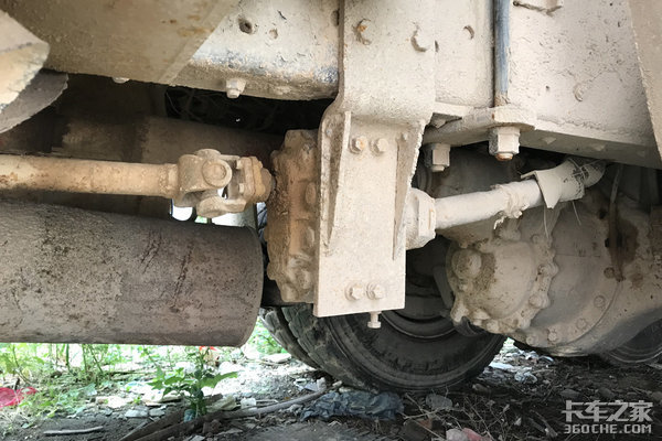 老司机装载机工地干活,工地干活的老车