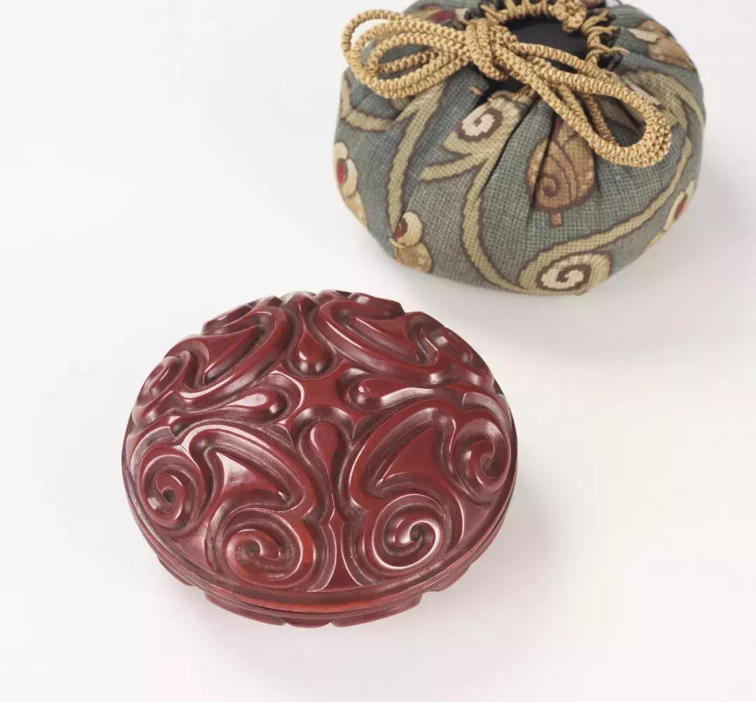 日本瓷器人间国宝拍卖,日本拍卖国宝价格表