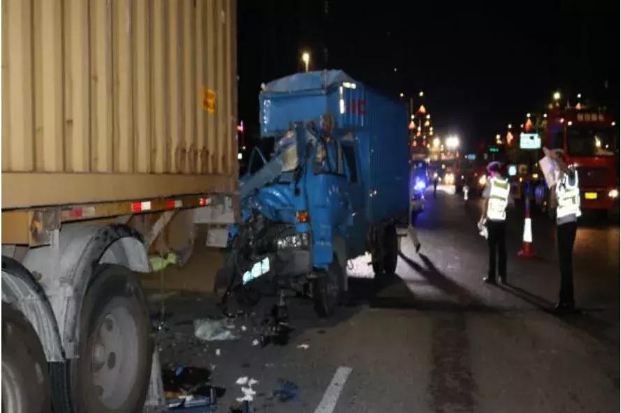 红灯闯黄灯的禁忌,不亮黄灯导致闯红灯