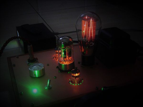 电子管耳放，低廉的投入却有万元的音色魅力，适合真正的发烧友