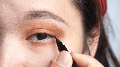 画眼妆时是该先画眼线还是涂眼影,素颜妆眼影部分怎么画眼线