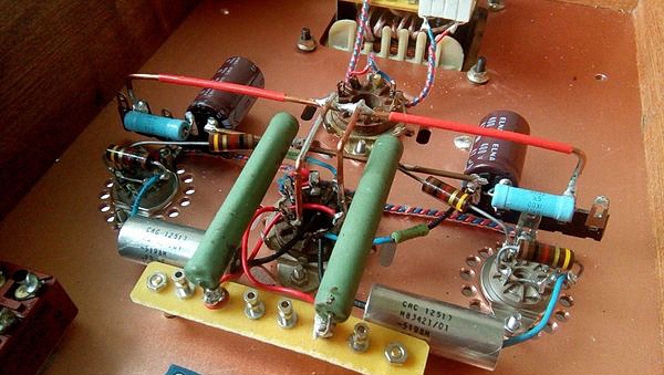 电子管耳放，低廉的投入却有万元的音色魅力，适合真正的发烧友