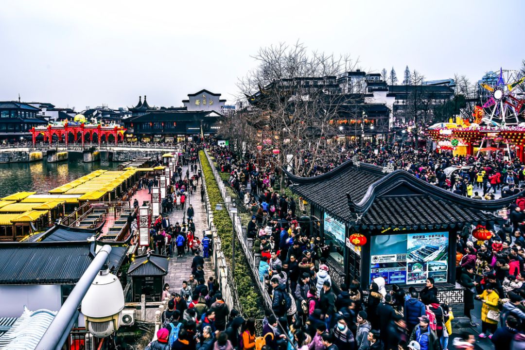 外地人和本地人美食街,只有外地人吃的美食街