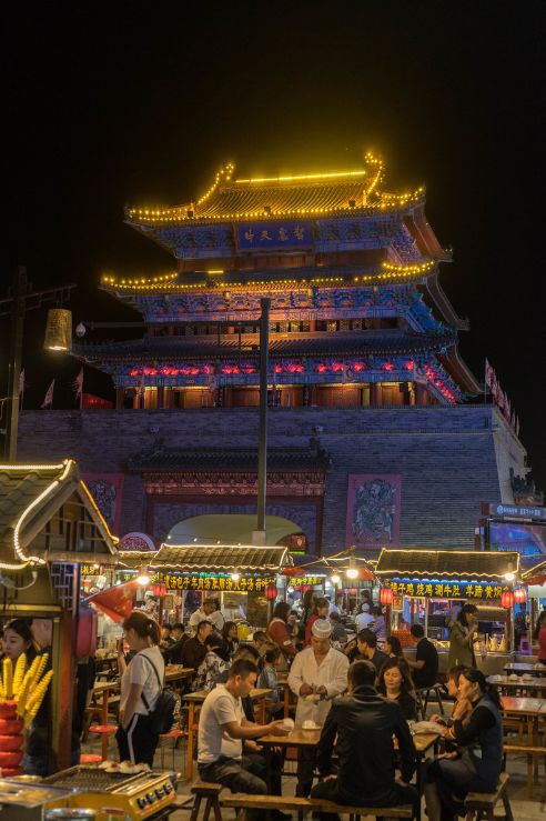 外地人和本地人美食街,只有外地人吃的美食街