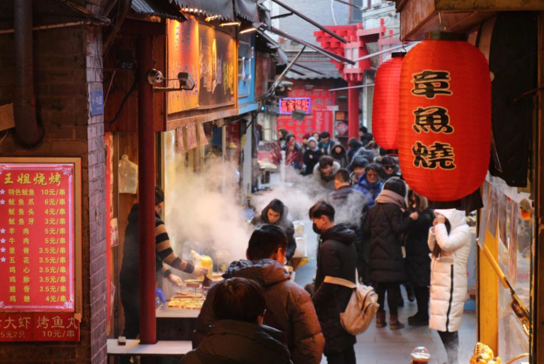 外地人和本地人美食街,只有外地人吃的美食街