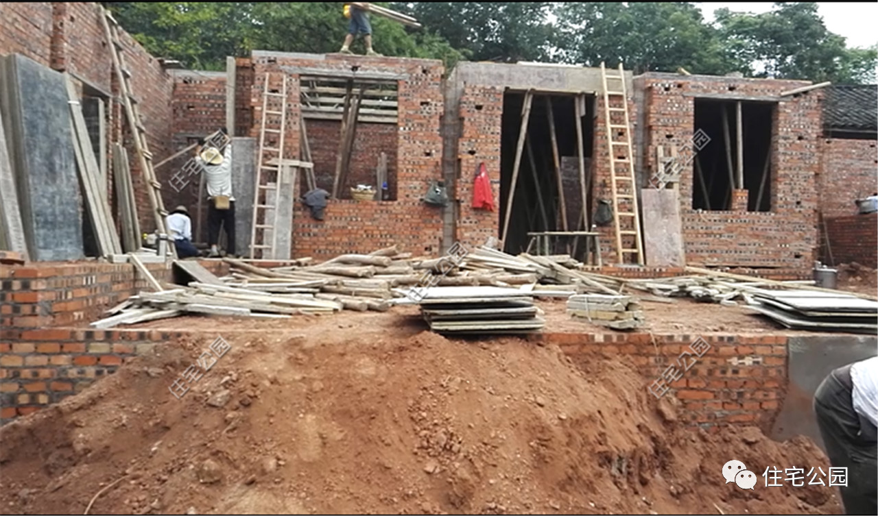 农村人养老还是一层好,四川小伙28万为父母建三合院,美到没邻居