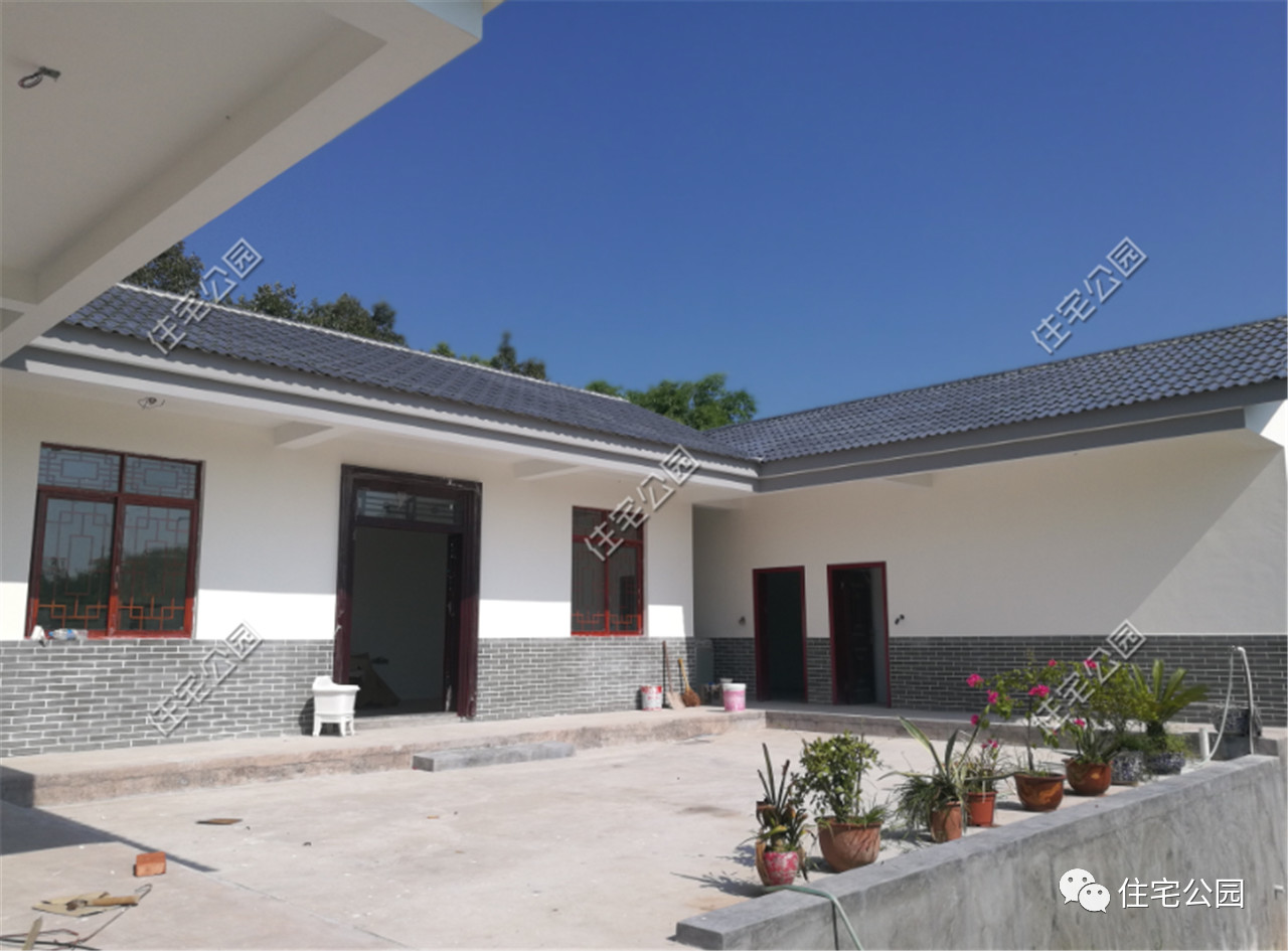 农村人养老还是一层好,四川小伙28万为父母建三合院,美到没邻居