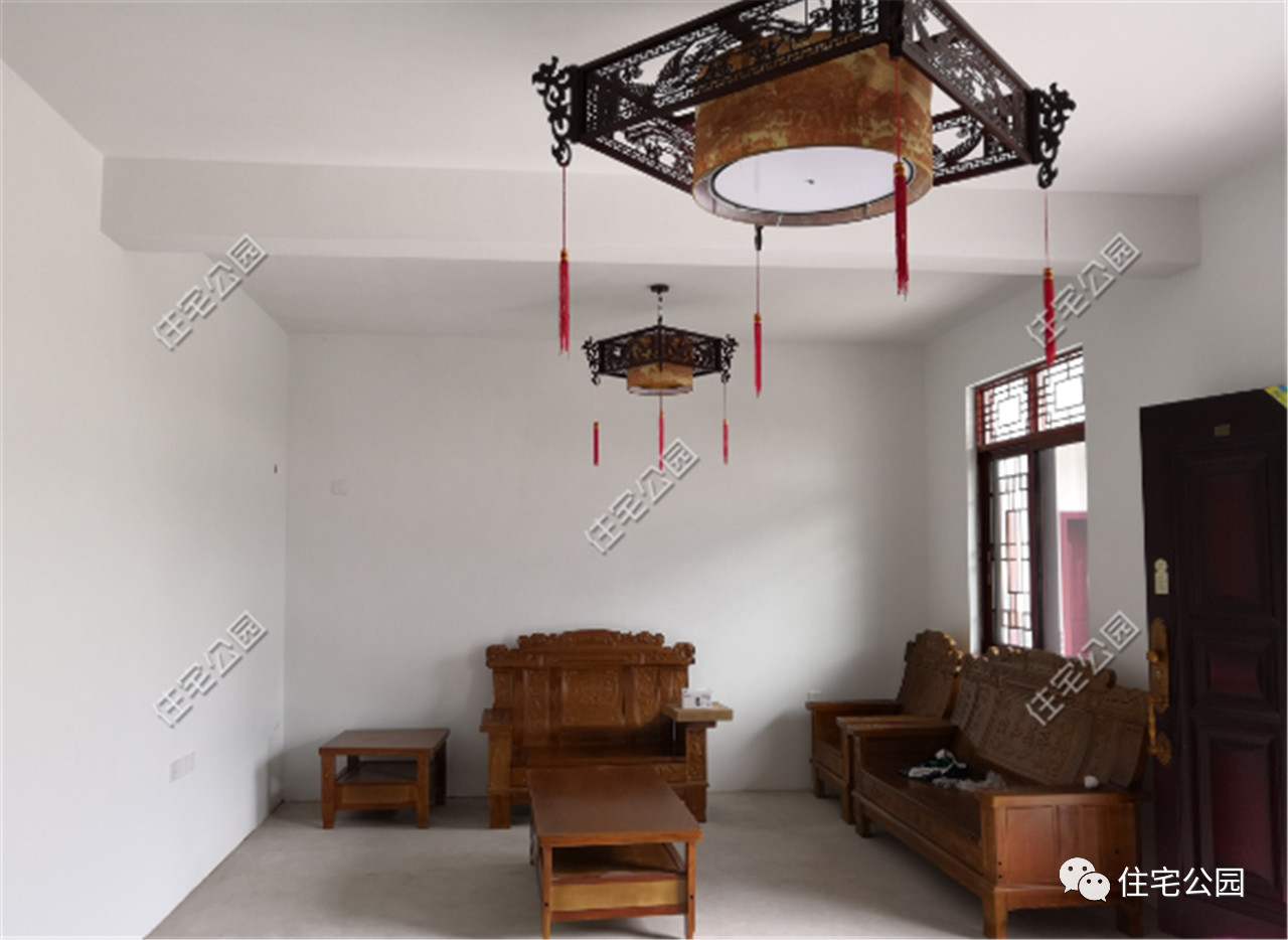 农村人养老还是一层好,四川小伙28万为父母建三合院,美到没邻居