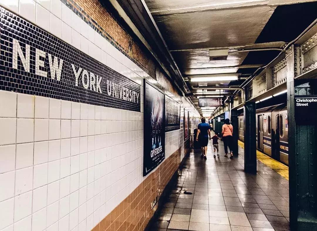 18岁中国留学生跃轨自杀,当场死亡!“我并没有想象的快乐”